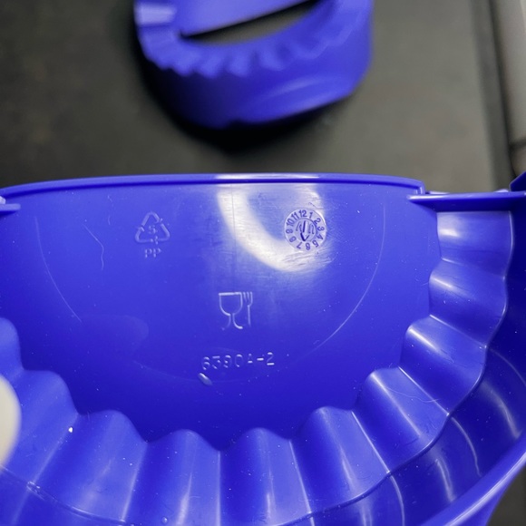 TUPPERWARE Empanada PASTRY Pie PIEROGI Press SET 2 NEW - Picture 2 of 4